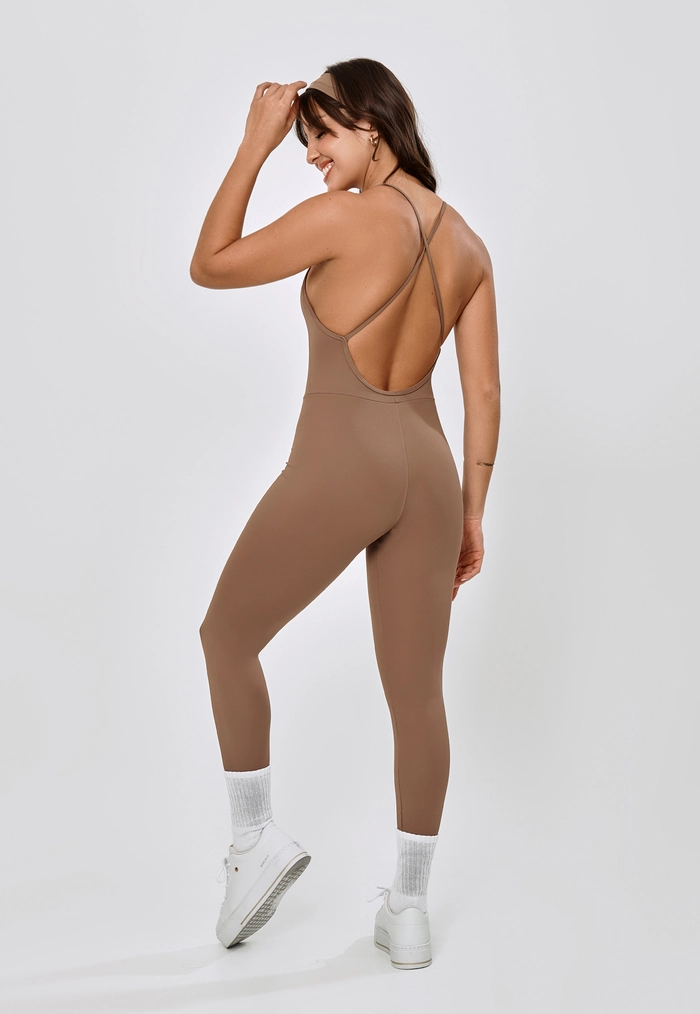 MACACÃO FITNESS COSTA CAVADA E ALÇA CRUZADA - NUTS MACACÃO FITNESS COSTA CAVADA E ALÇA CRUZADA - NUTS