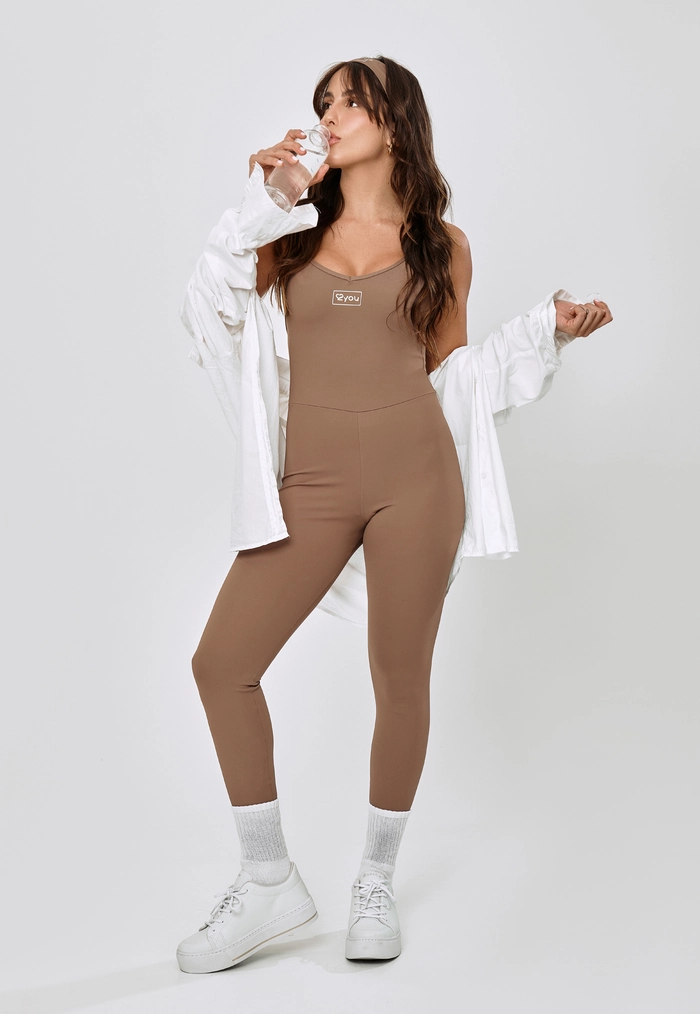 MACACÃO FITNESS COSTA CAVADA E ALÇA CRUZADA - NUTS MACACÃO FITNESS COSTA CAVADA E ALÇA CRUZADA - NUTS