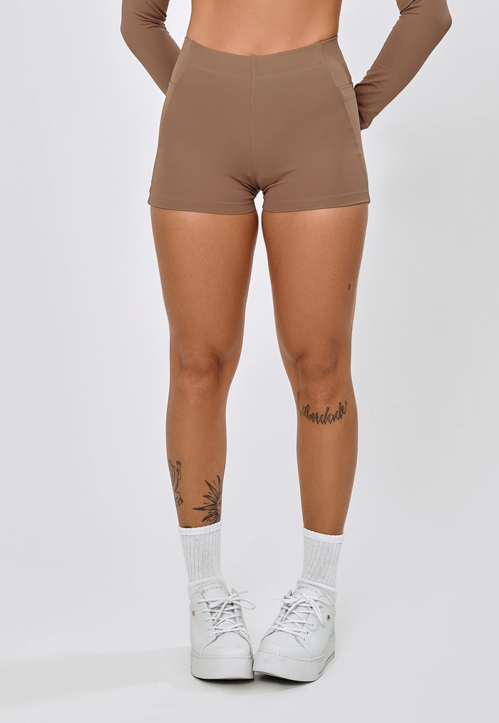 SHORT CROSSFIT COM BOLSOS LATERAIS UV+50 - NUTS SHORT CROSSFIT COM BOLSOS LATERAIS UV+50 - NUTS