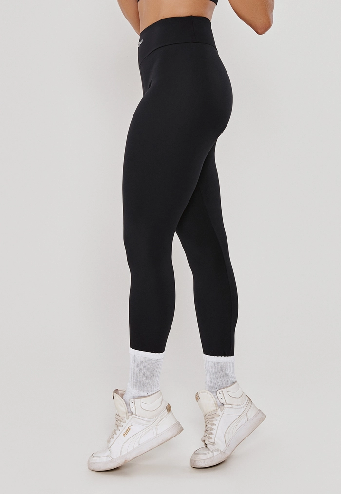 LEGGING BÁSICA SILK MEIO PRETO- POLIAMIDA FIO DUPLO LEGGING BÁSICA SILK MEIO PRETO- POLIAMIDA FIO DUPLO