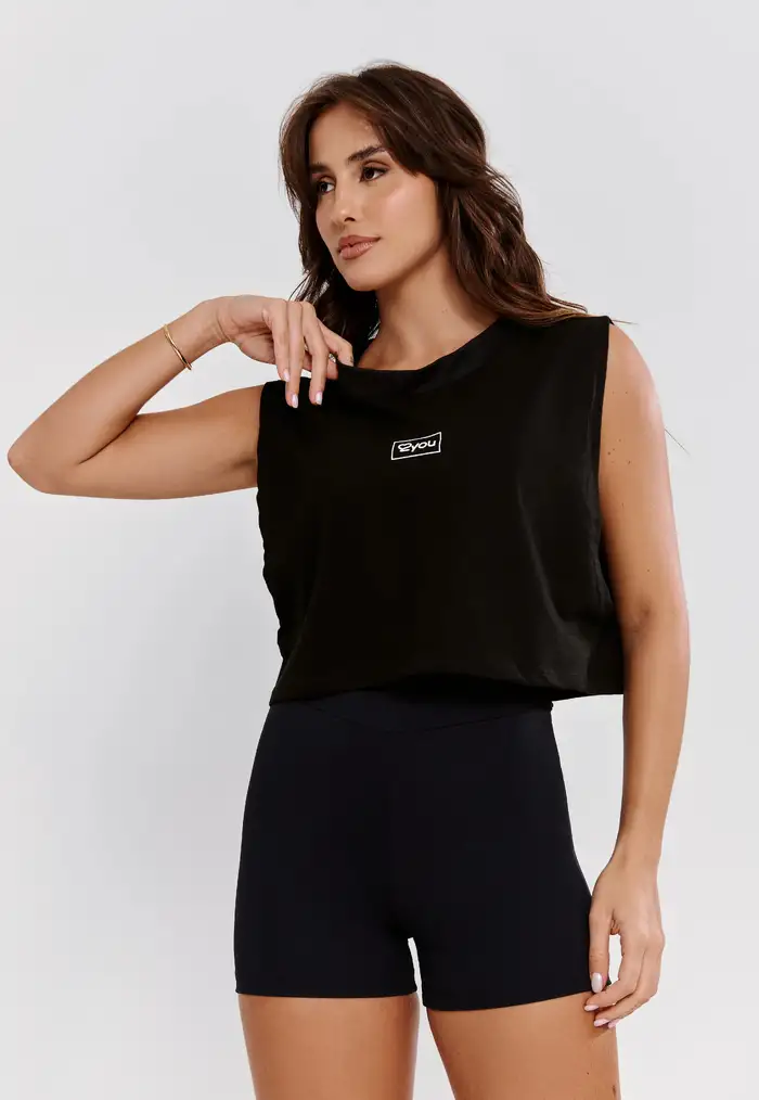 REGATA LARGUINHA CAVADA COM GOLA PRETO - 100% ALGODÃO