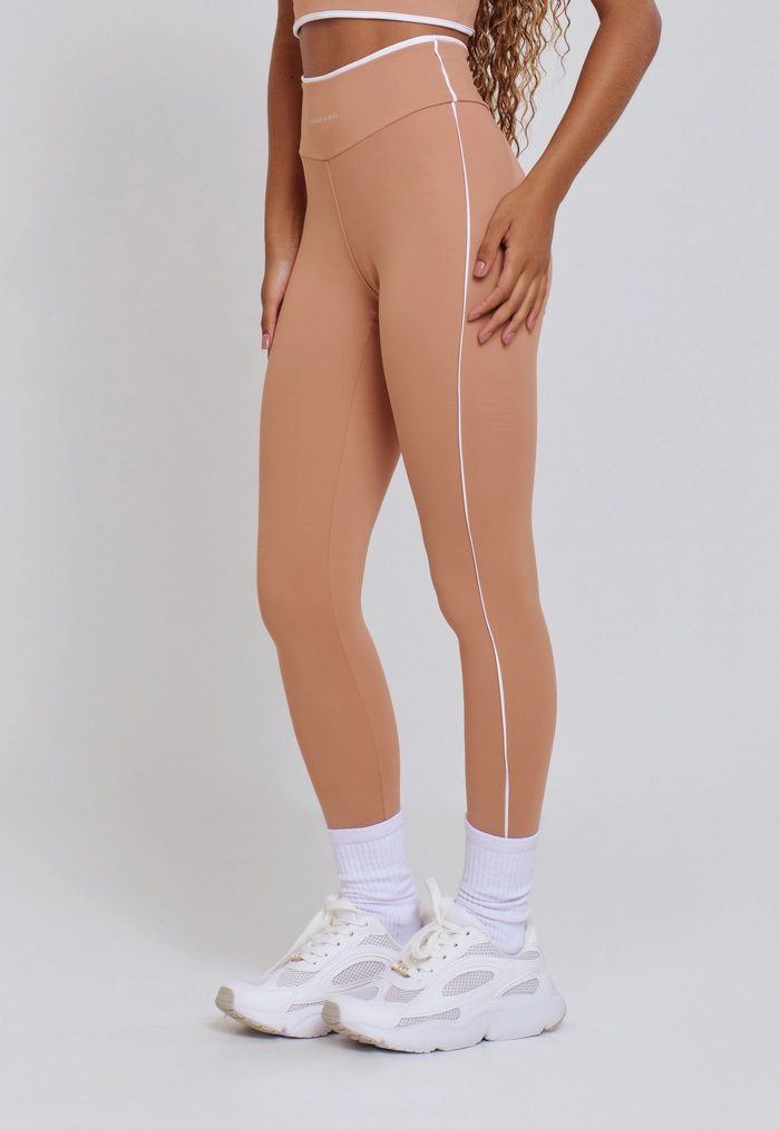 LEGGING BÁSICA COM VIVO NAS LATERAIS BORDA E CÓS POLIAMIDA MACHIATO LEGGING BÁSICA COM VIVO NAS LATERAIS BORDA E CÓS POLIAMIDA MACHIATO