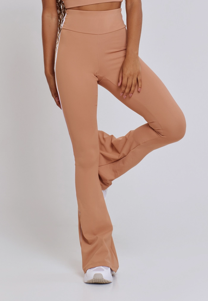 CALÇA FLARE VIVO NAS LATERAIS POLIAMIDA MACHIATO CALÇA FLARE VIVO NAS LATERAIS POLIAMIDA MACHIATO