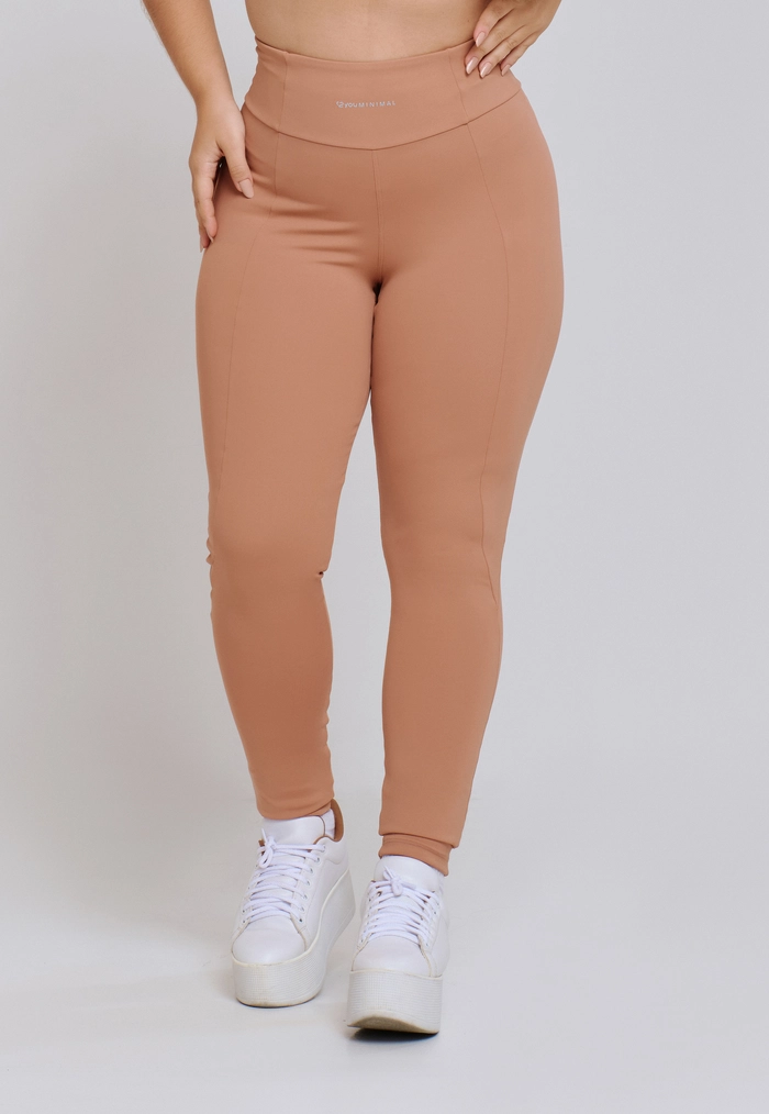 LEGGING COM TACO MINIMAL BOLSO COSTA MACHIATO LEGGING COM TACO MINIMAL BOLSO COSTA MACHIATO