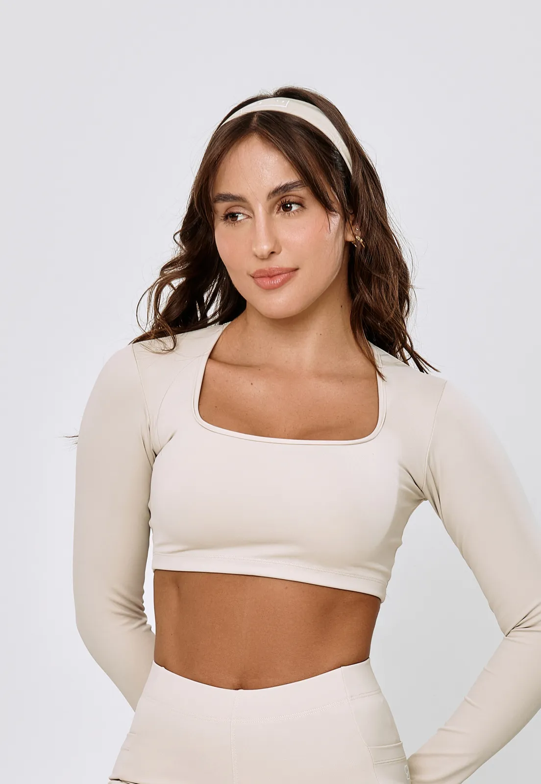 CROPPED SOFT DE MANGA LONGA E DECOTE QUADRADO - LUNA CROPPED SOFT DE MANGA LONGA E DECOTE QUADRADO - LUNA