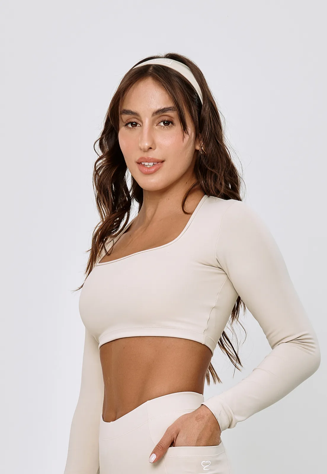 CROPPED SOFT DE MANGA LONGA E DECOTE QUADRADO - LUNA CROPPED SOFT DE MANGA LONGA E DECOTE QUADRADO - LUNA