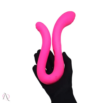Vibrador Penetrável Medusa Flexível 2 em 1 Com Dupla Estimulação 10 modos vibração Intt