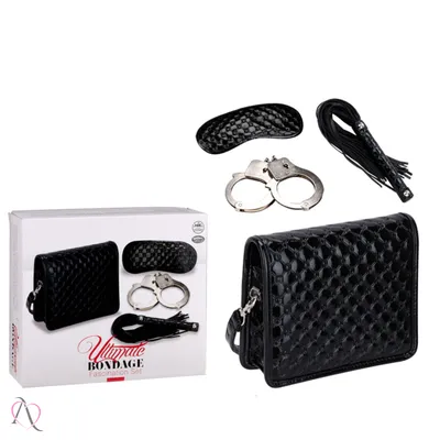 Kit Bolsa Sado Com Coleira, Venda e Chicote Para Fetiche Bdsm e Jogos de Dominação e Submissão
