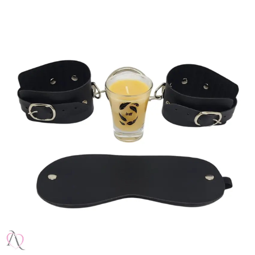 Kit Novas Experiências - 1 Vela Beijável de Chocolate, 1 Algema de Couro e 1 Venda Tapa Olho