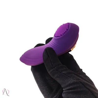 Vibrador de Calcinha por Aplicativo Longa Distância 9 Modos de Vibração cor Roxo