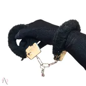 Algema de Metal com Pelúcia Preto - imagem 2