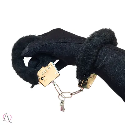 Algema de Metal com Pelúcia Preto