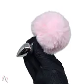 Kit Plug Anal Pequeno Rabo de Coelho com Tiara, Grampo de Mamilo e Gravatinha Rosa - imagem 6