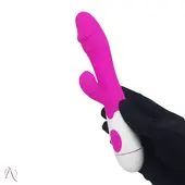 Vibrador Penetrável Ponto G e Clitóris Utiliza 2 Pilhas AAA 30 Modos de Vibração Snappy - Pretty Love - imagem 4