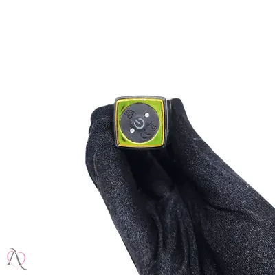 Vibrador de Batom Recarregável cor Vermelho