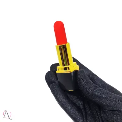 Vibrador de Batom Recarregável cor Vermelho