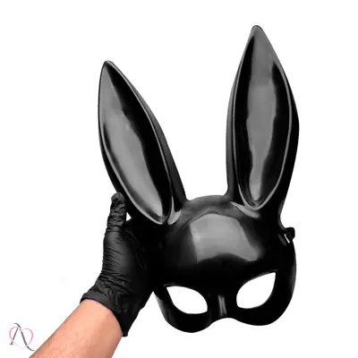Máscara de Coelho Preto - Yaffa