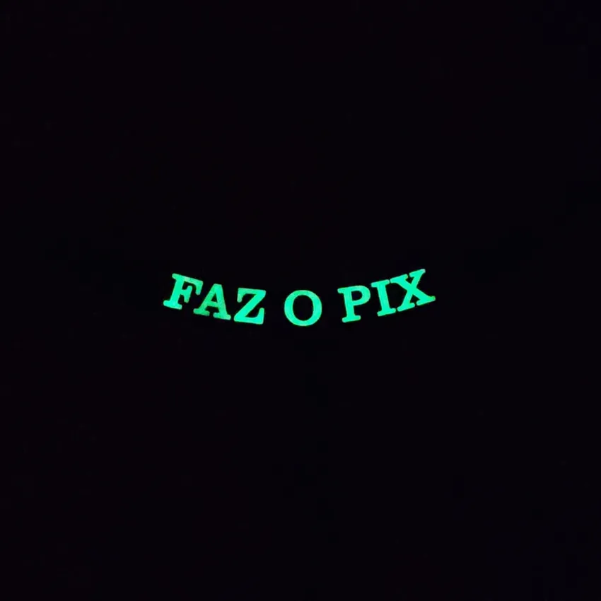 Calcinha com Frase que Brilha no Escuro Faz o Pix Cor Preto