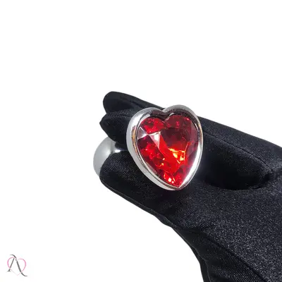 Plug Anal Pequeno Vermelho em Formato de Coração 7x2,8cm