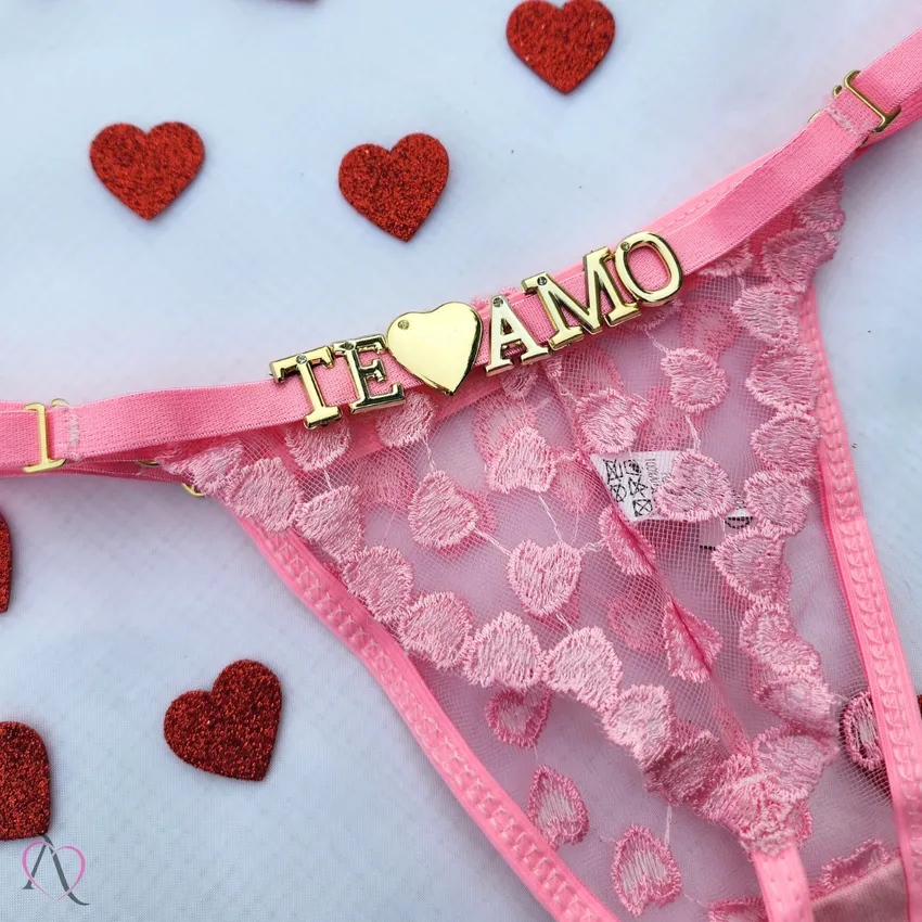 Calcinha Personalizável Glow Rosa Com Até 10 Letras - Tallyta Moda Apimentada