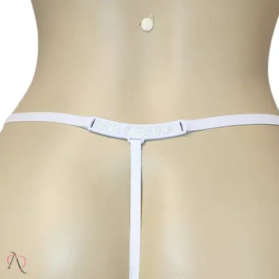 Calcinha com Frase que Brilha no Escuro ME CHUPA Cor Branco - Tamanho Único