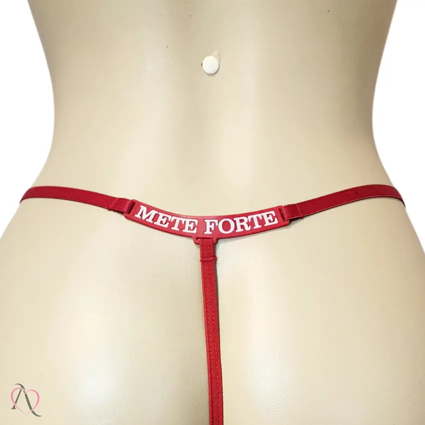 Calcinha com Frase que Brilha no Escuro METE FORTE Cor Vermelho - Tamanho Único