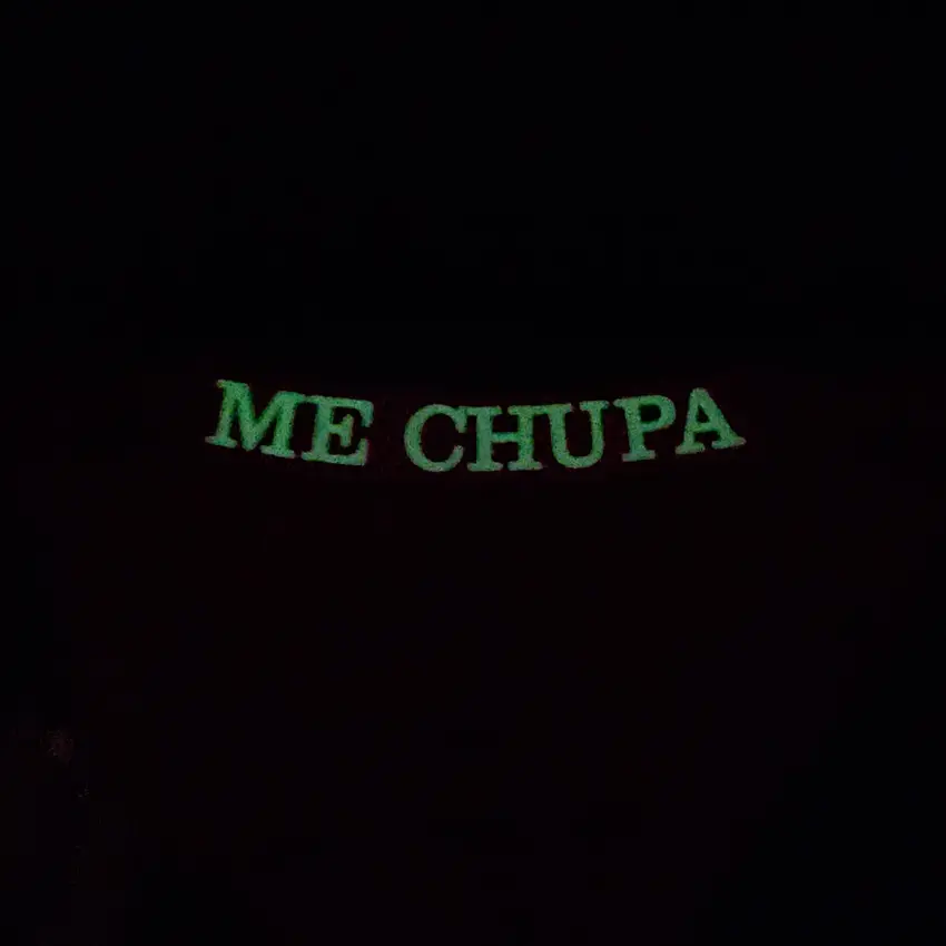 Calcinha com Frase que Brilha no Escuro ME CHUPA Cor Vermelho - Tamanho Único