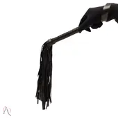 Chicote com Tiras Finas Cor Preto - imagem 1