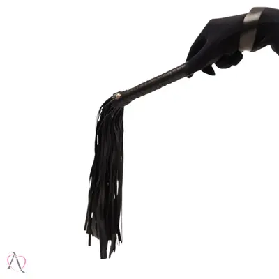 Chicote com Tiras Finas Cor Preto