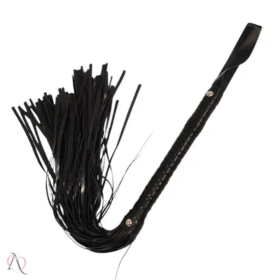 Chicote com Tiras Finas Cor Preto