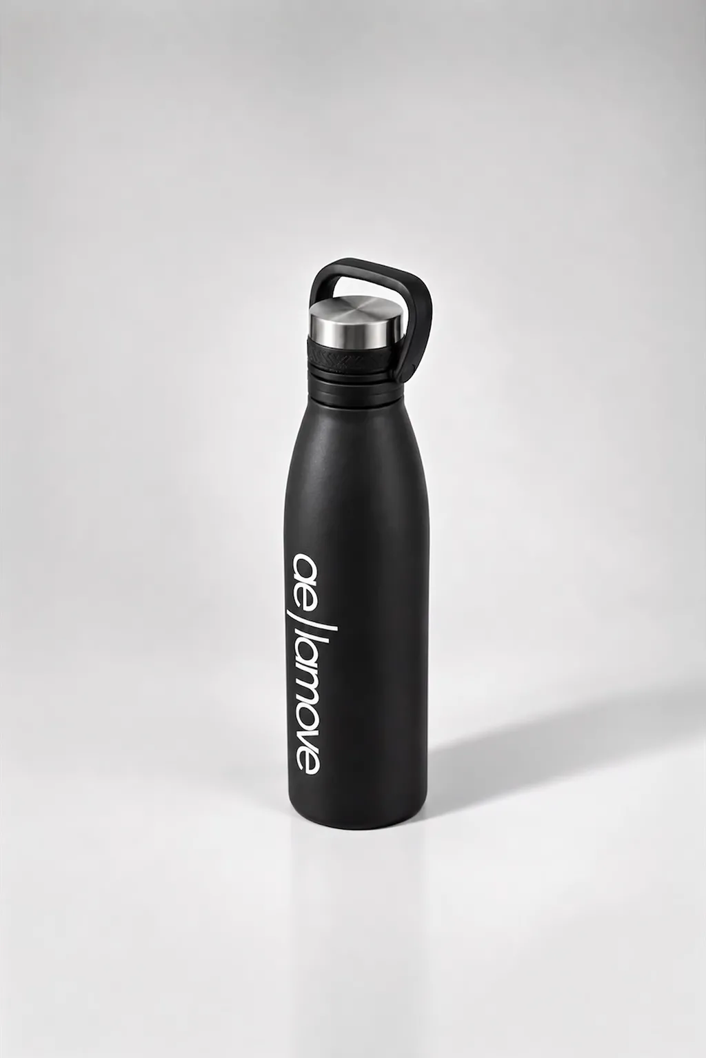 Garrafa ae | Bottle 750ml Hidratação, performance e design para acompanhar todos os momentos da sua rotina.