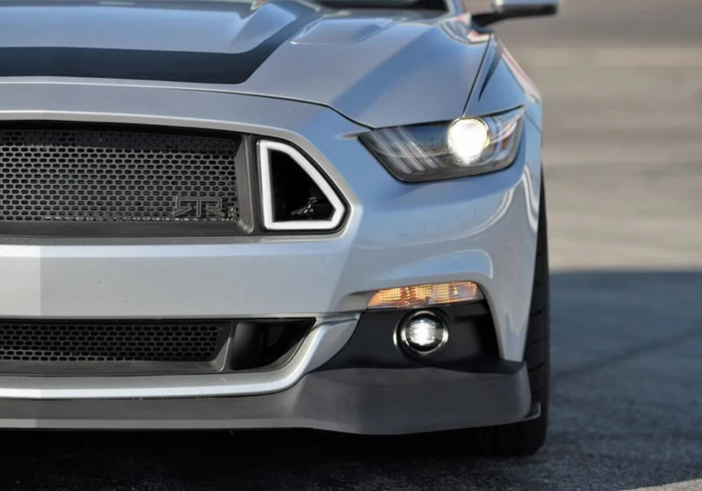 Grade superior e inferior RTR com luzes de LED (Mustang 15-17)