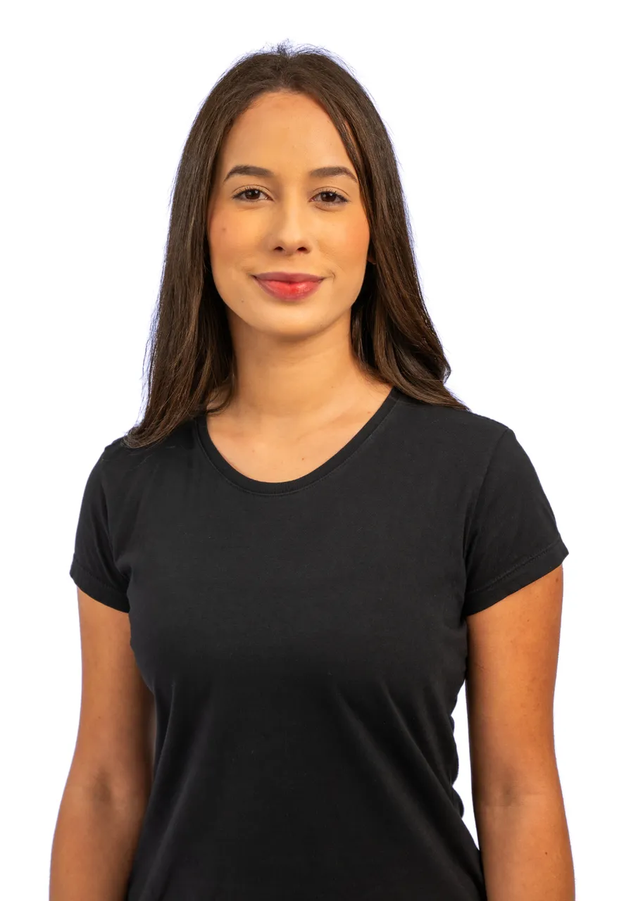 Camiseta Slim Feminina preta 100% algodão premium que não desbota de produção sustentável