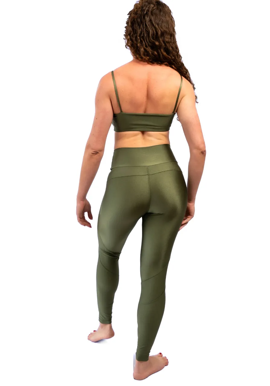 Legging Forest Green - Brilho elegante, recortes modeladores, proteção UV, secagem rápida e extremo conforto