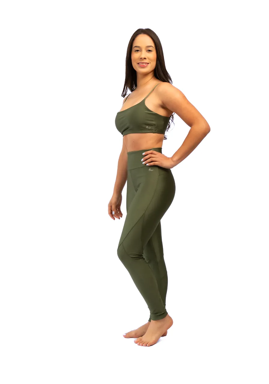 Legging Forest Green - Brilho elegante, recortes modeladores, proteção UV, secagem rápida e extremo conforto