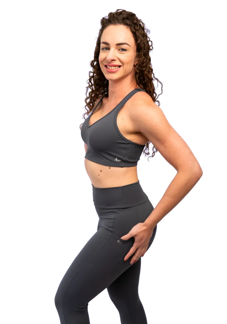 Legging Grey com bolsos laterais - zero transparência, proteção UV, compressão inteligente e secagem rápida