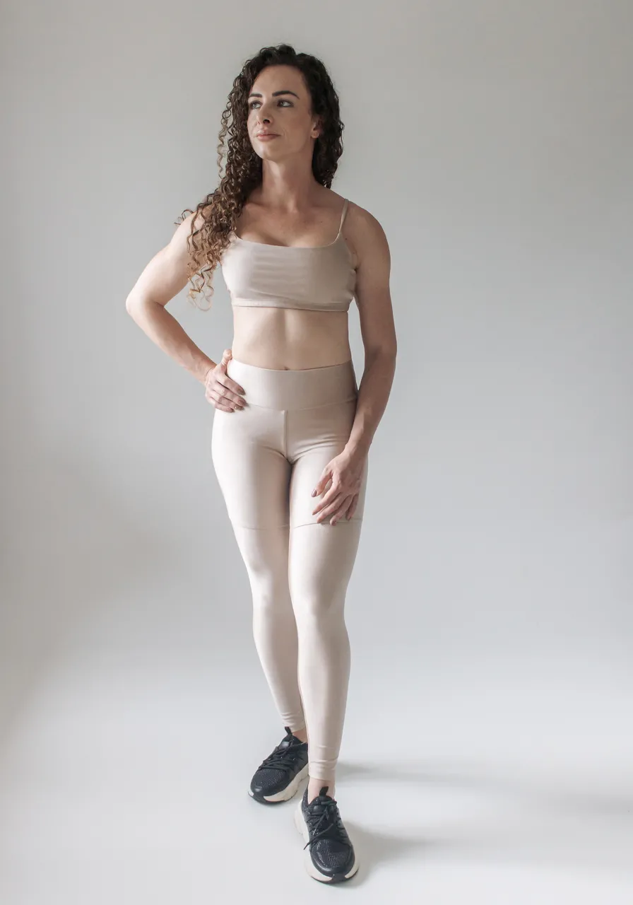 Legging Golden - Brilho elegante, proteção UV, zero transparência, durabilidade superior, tecido duplo, secagem rápida