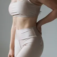 Legging Golden - Brilho elegante, proteção UV, zero transparência, durabilidade superior, tecido duplo, secagem rápida - imagem 7
