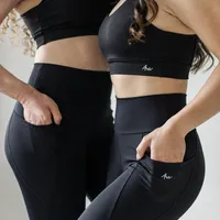 Legging Ultra Black com bolsos laterais, proteção UV, zero transparência, respirável e extra conforto - imagem 6