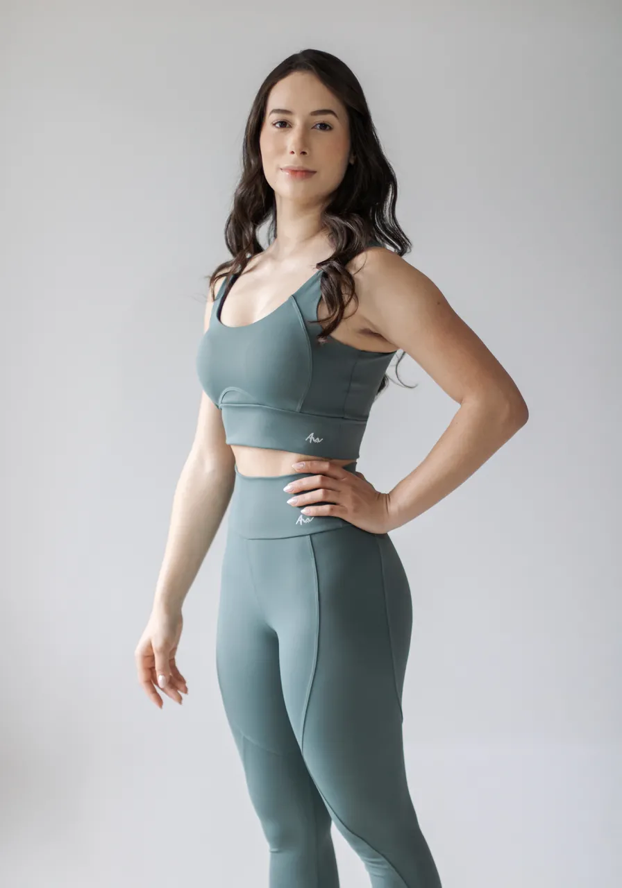 Legging Deep Green - modeladora, zero transparência, proteção UV, compressão inteligente e secagem rápida