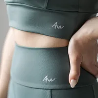 Legging Deep Green - modeladora, zero transparência, proteção UV, compressão inteligente e secagem rápida - imagem 6