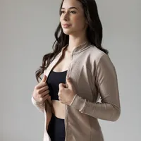 Jaqueta Shine Performance Gold - Brilho elegante, Proteção UV50+, durabilidade superior, secagem rápida e extra conforto - imagem 6