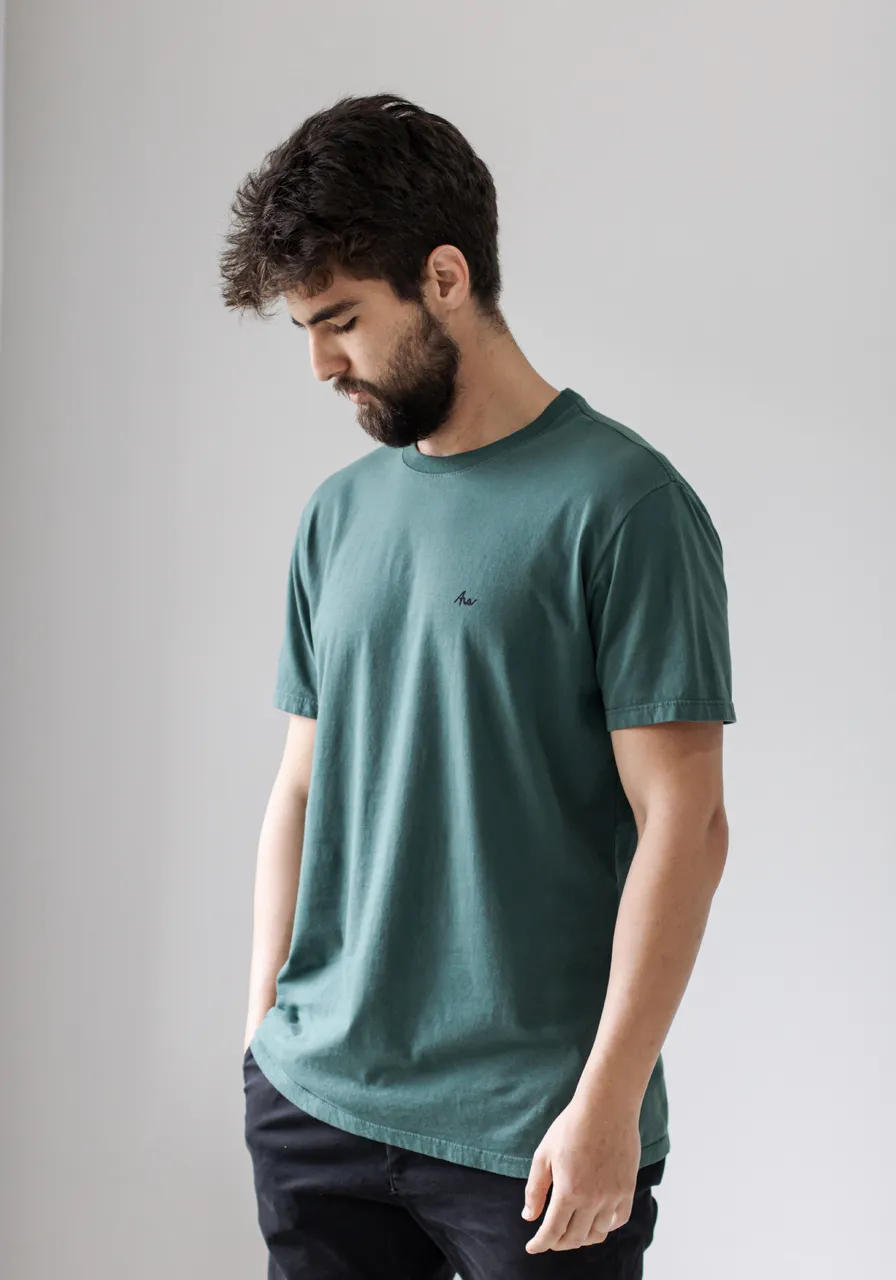 Camiseta 100% algodão Premium Verde Esmeralda - fibra natural que não desbota
