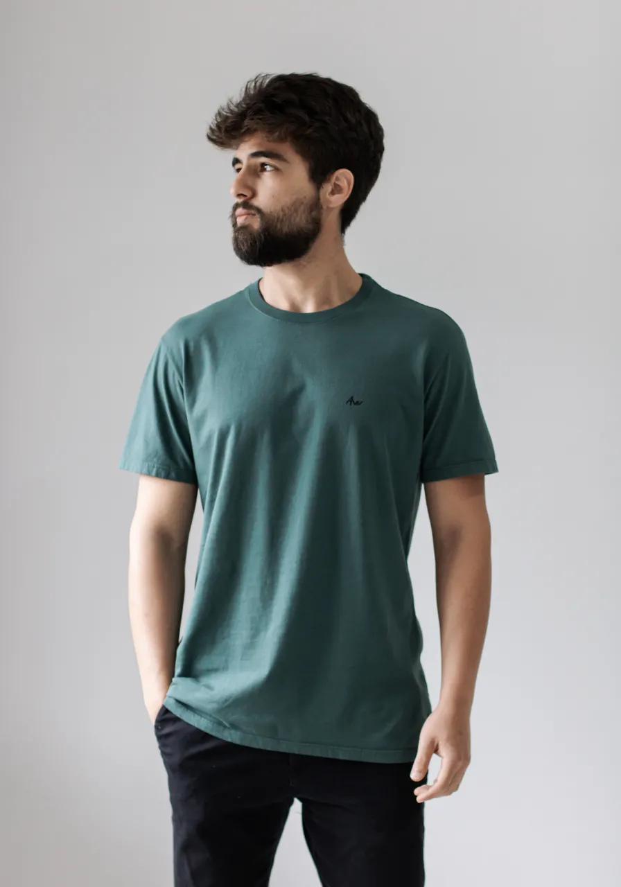 Camiseta 100% algodão Premium Verde Esmeralda - fibra natural que não desbota