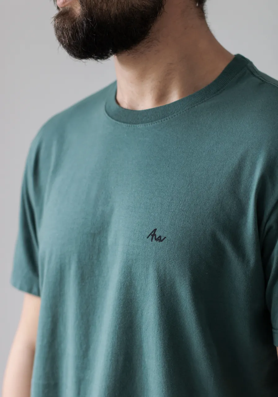 Camiseta 100% algodão Premium Verde Esmeralda - fibra natural que não desbota