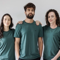 Camiseta 100% algodão Premium Verde Esmeralda - imagem 2