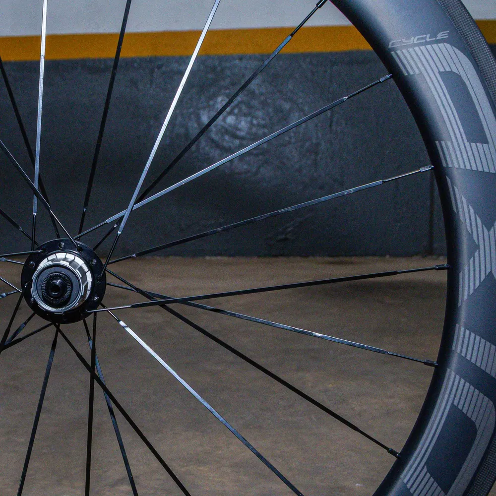 Roda de Carbono Rim Brake 60mm Leveza e Aero | Axion Cycle