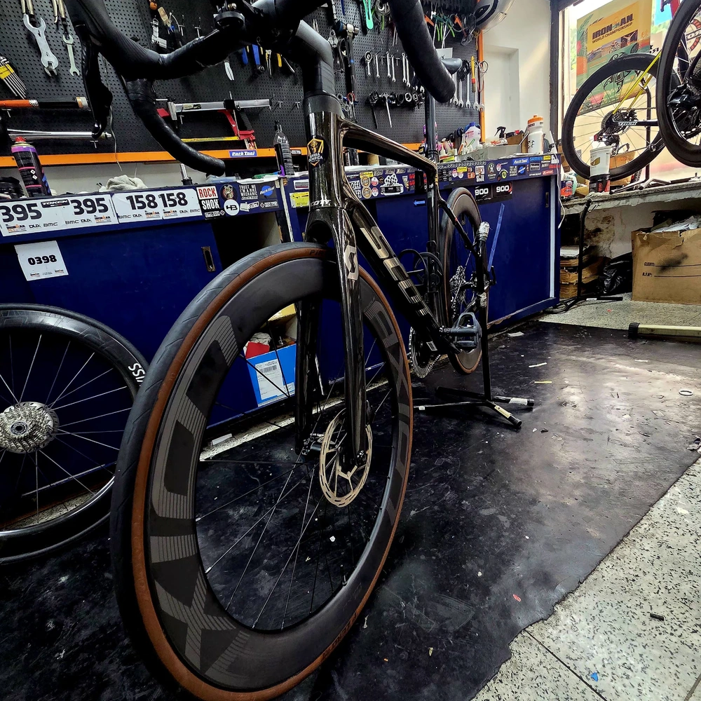 Rodas de Carbono Axion Cycle WAVE CERAMIC ENHANCE+