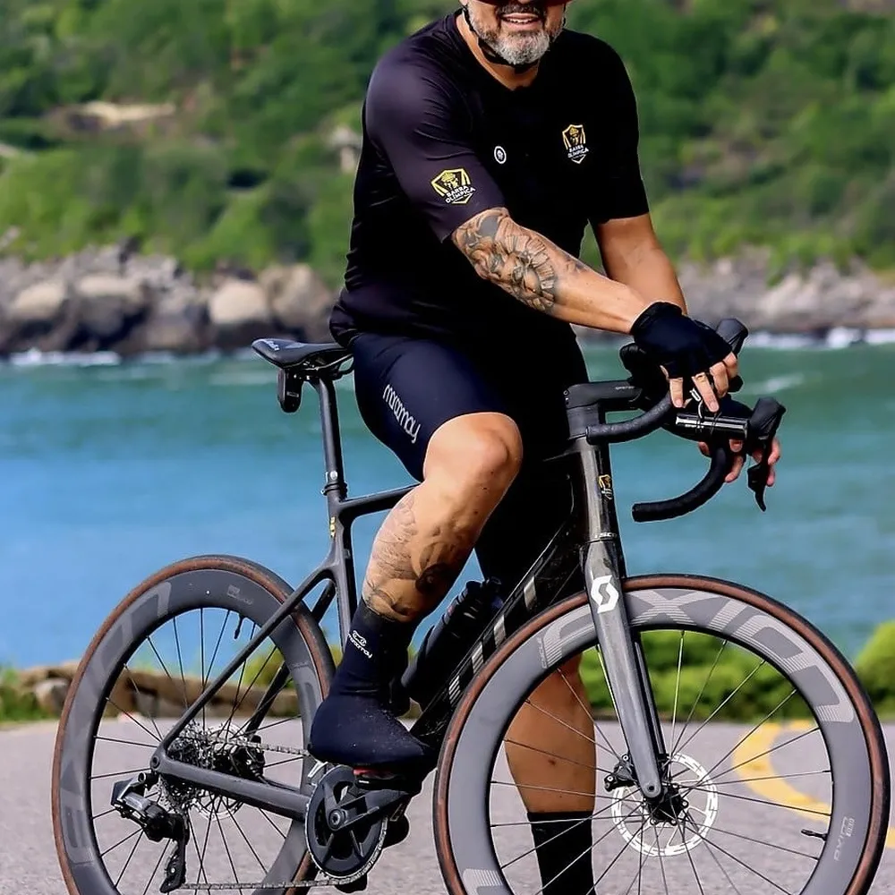 Roda de Carbono Disc Brake 60mm Aerodinâmica | Axion Cycle