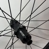 Roda de Carbono Disc Brake Gravel 45mm INMETRO | Axion Cycle - imagem 3